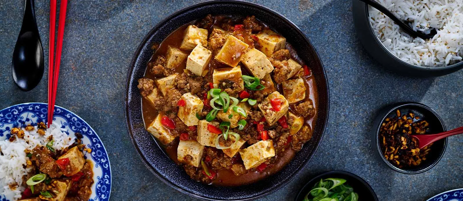 Mapo tofu con manzo piccante e chili crunch