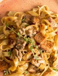 Pasta cremosa con trota fresca e limone