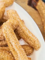 Churros con salsa al cioccolato