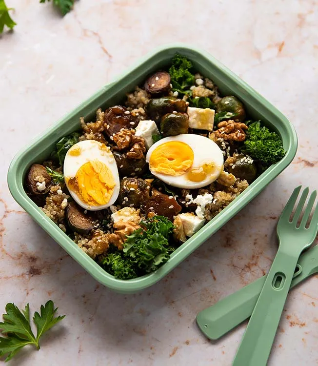 Insalata di quinoa e cavoletti