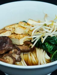 Minestra di pasta e tofu