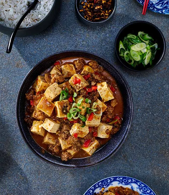 Mapo tofu con manzo piccante e chili crunch