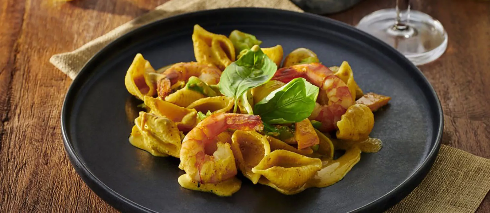 Conchiglie ai gamberi con salsa alla panna e al curry