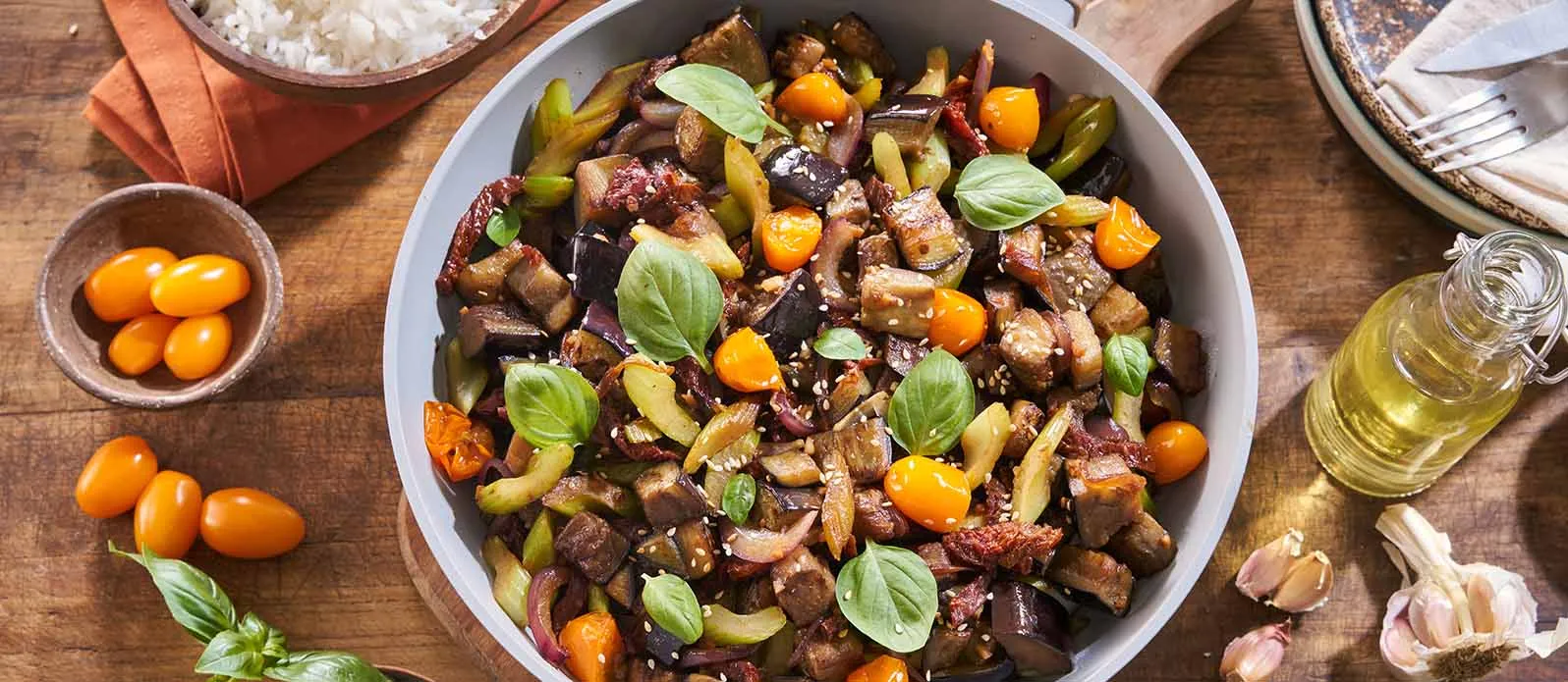 Melanzane saltate con pomodori secchi