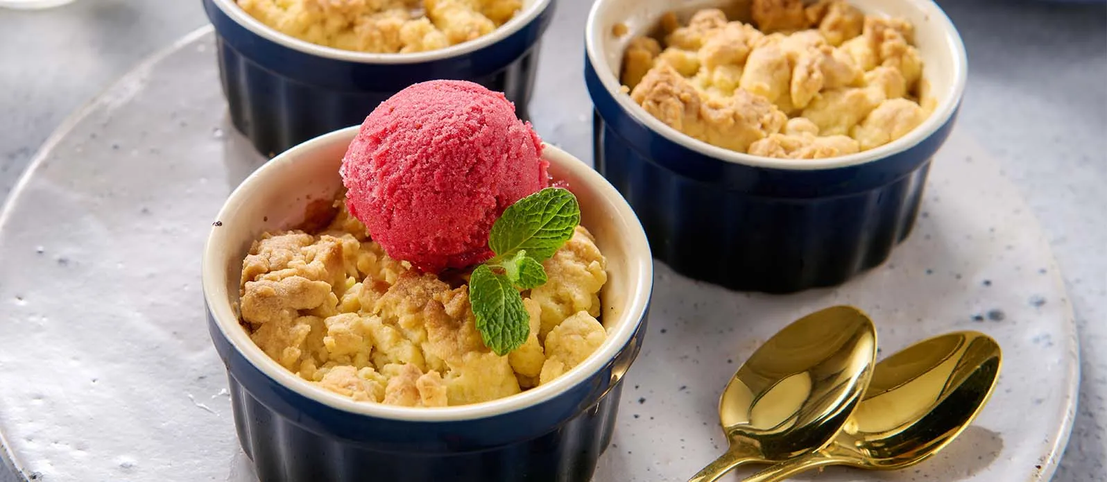 Crumble di pere e mele con topping vegetale