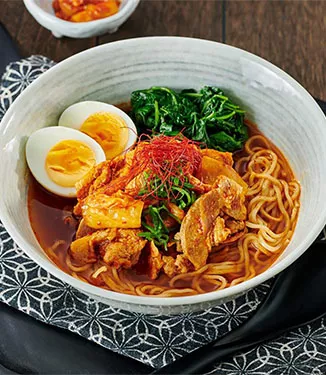 Kimchi Ramen piccante con maiale