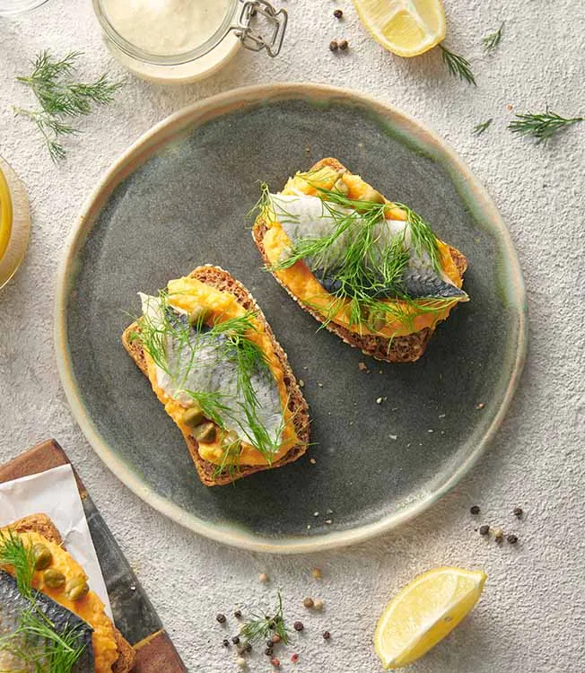 Smørrebrød con mousse di patate dolci