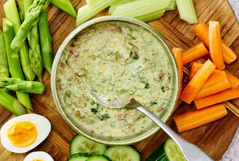 Salsa maionese per Poke a base di avocado e uovo