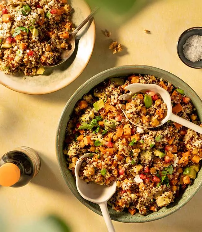 Insalata arcobaleno di quinoa e formaggio