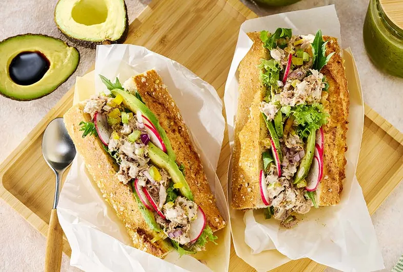 Sandwich con insalata di tonno