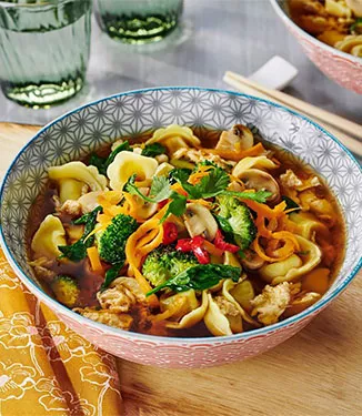 Ramen di tortellini vegetariani